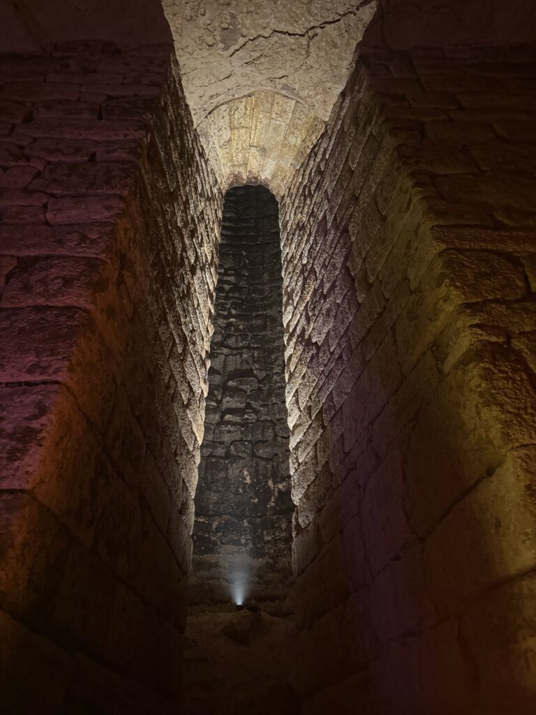 Photrographie de l'accès au puits.